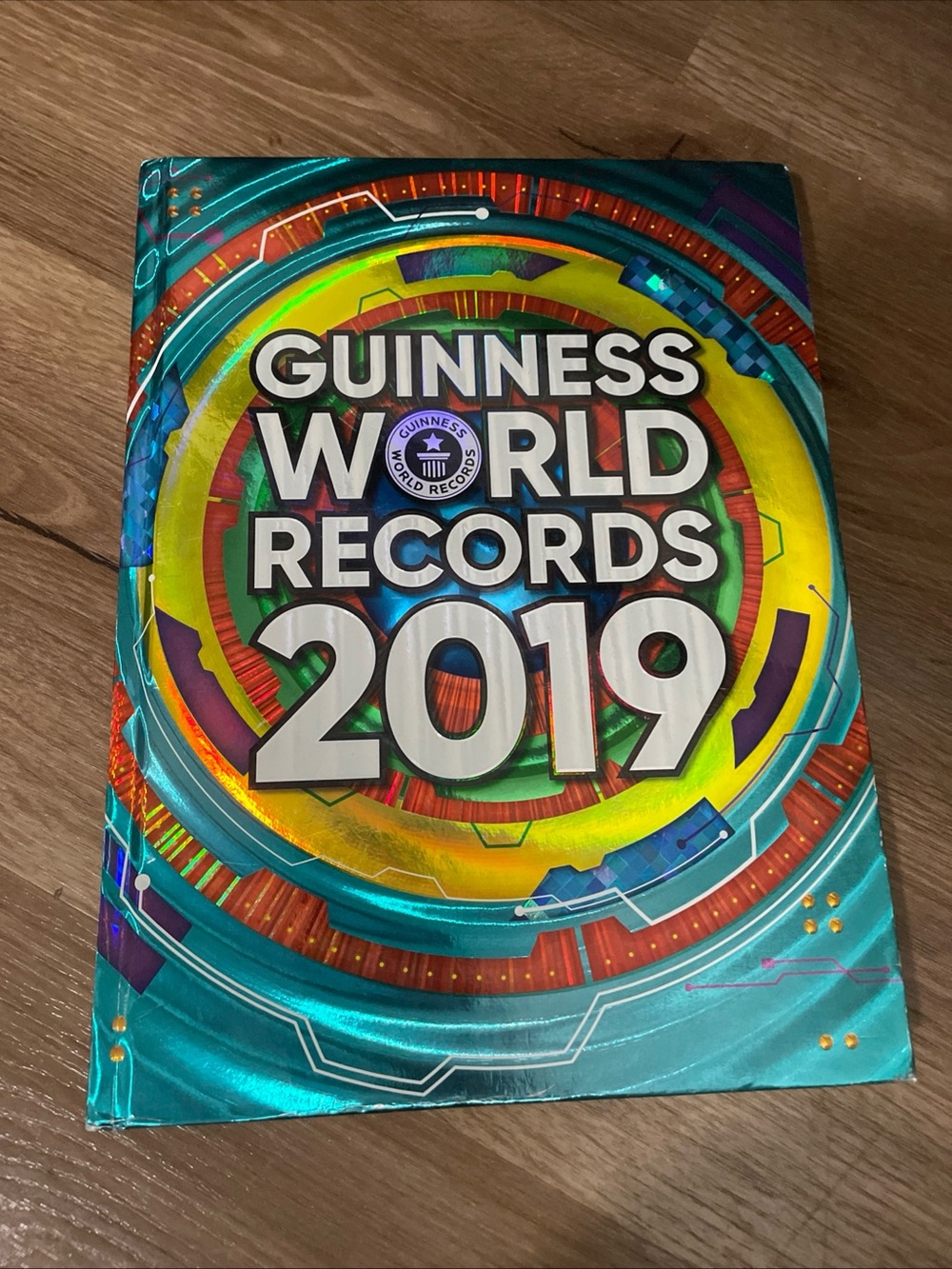 Guinness World Records 2019 Hardcover - Bright Teal & Yellow